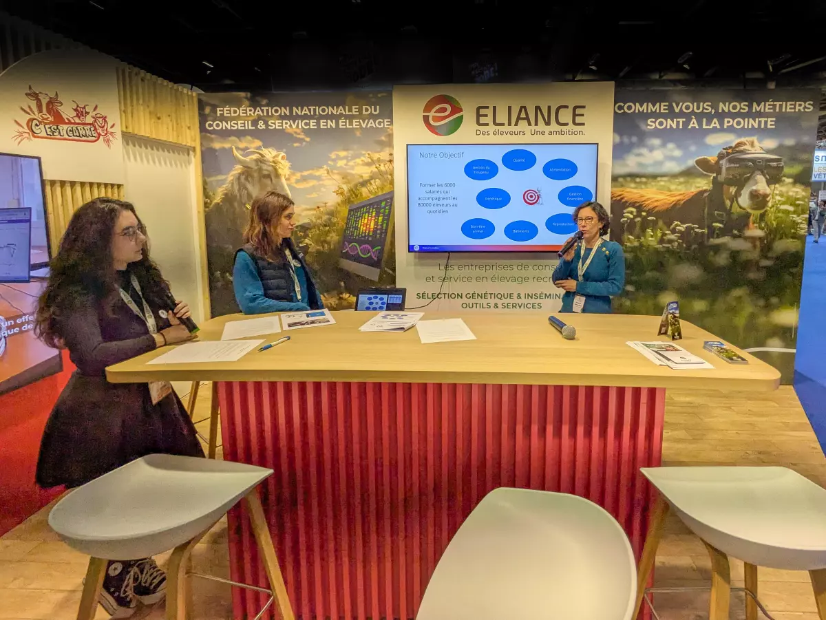 Eliance Formation présente ses parcours certifiants aux étudiants présents lors du SIA 2025!